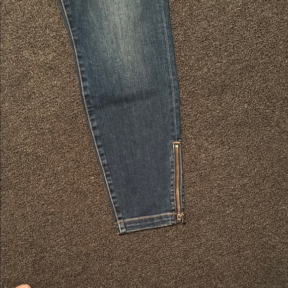 Joie Women’s Cropped Zipper Bottom Blue Jeans- Size 31 - Picture 3 of 6